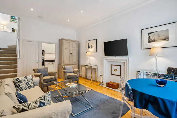 House Eaton Terrace in City of Westminster