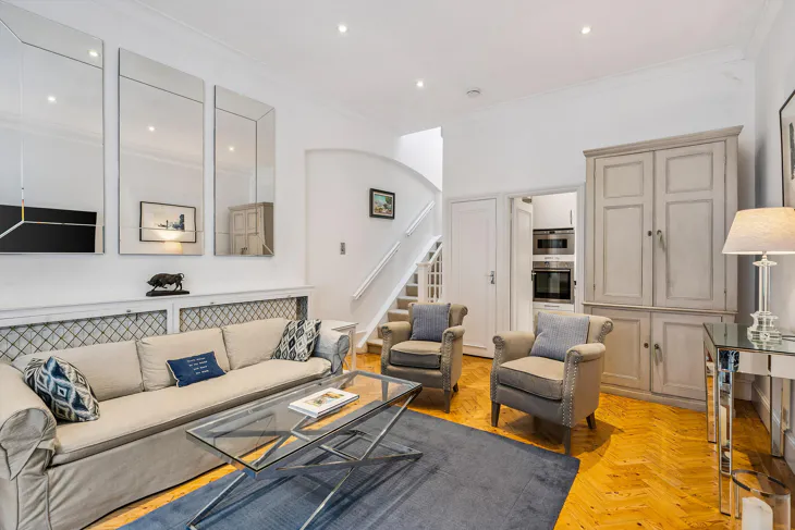 House Eaton Terrace in City of Westminster