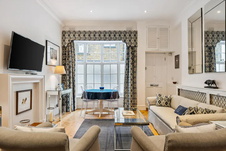 House Eaton Terrace in City of Westminster