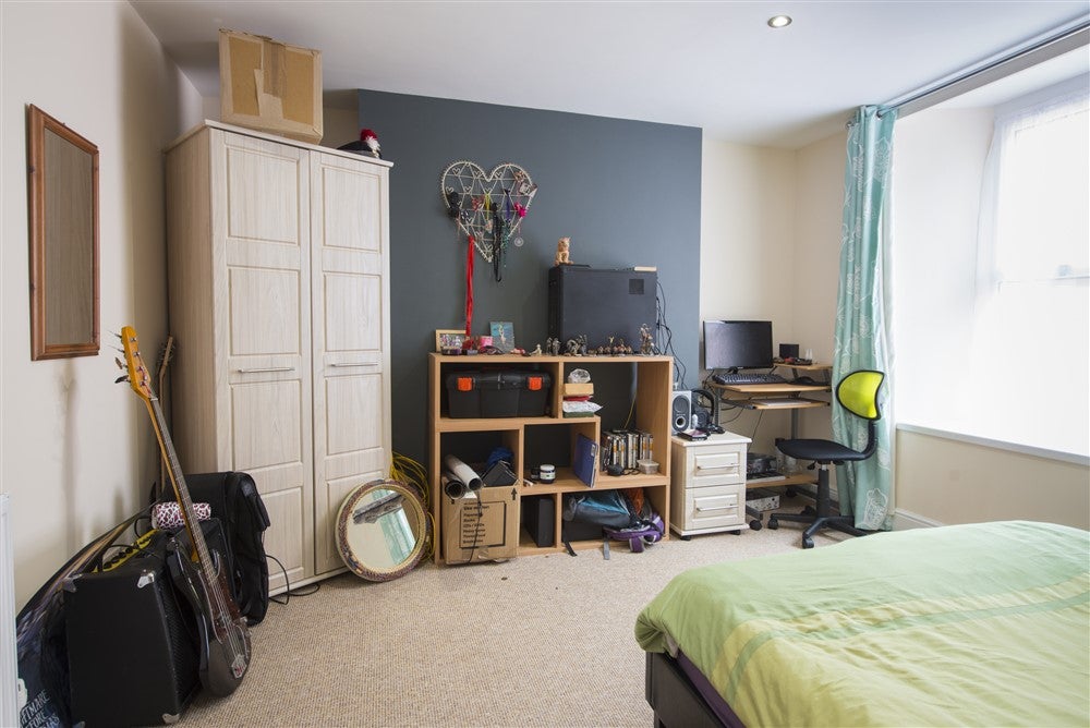 Flat Bayswater Road in Plymouth