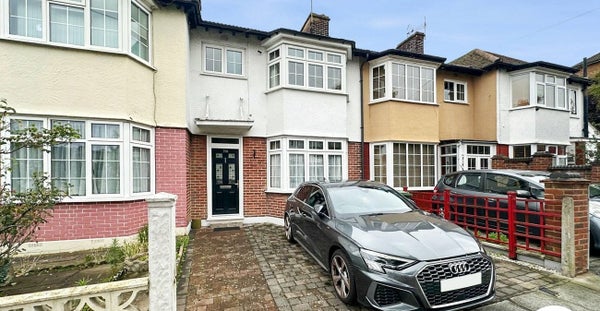 House Willrose Crescent in London