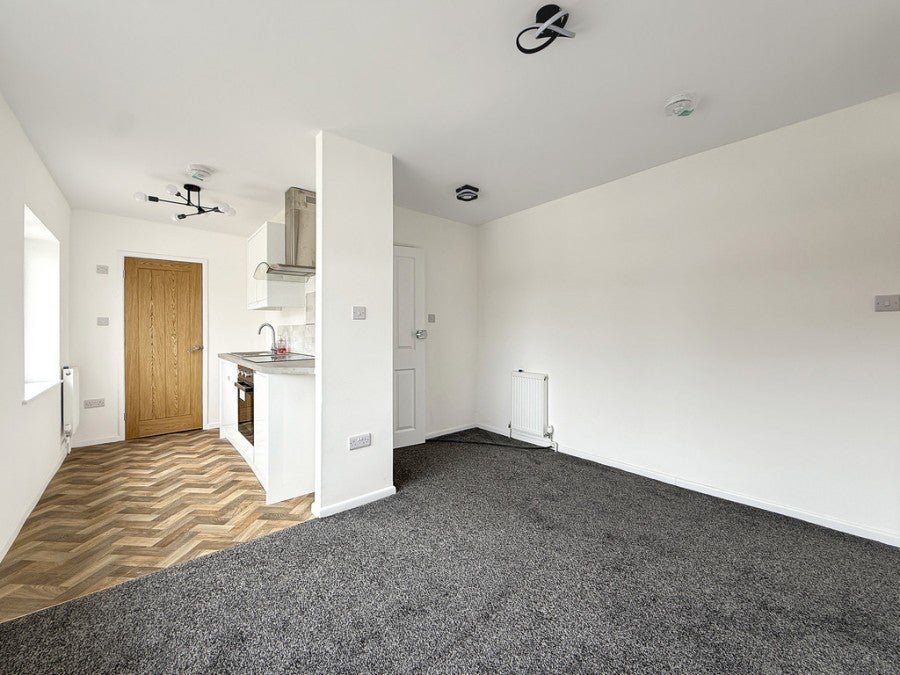 Flat East End Avenue in Warminster