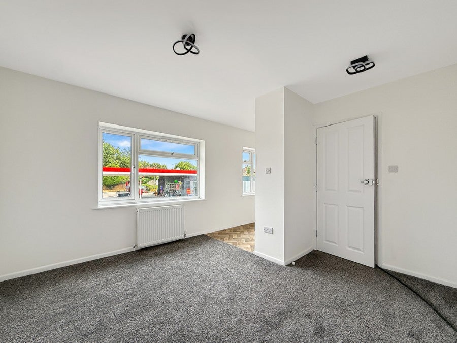 Flat East End Avenue in Warminster