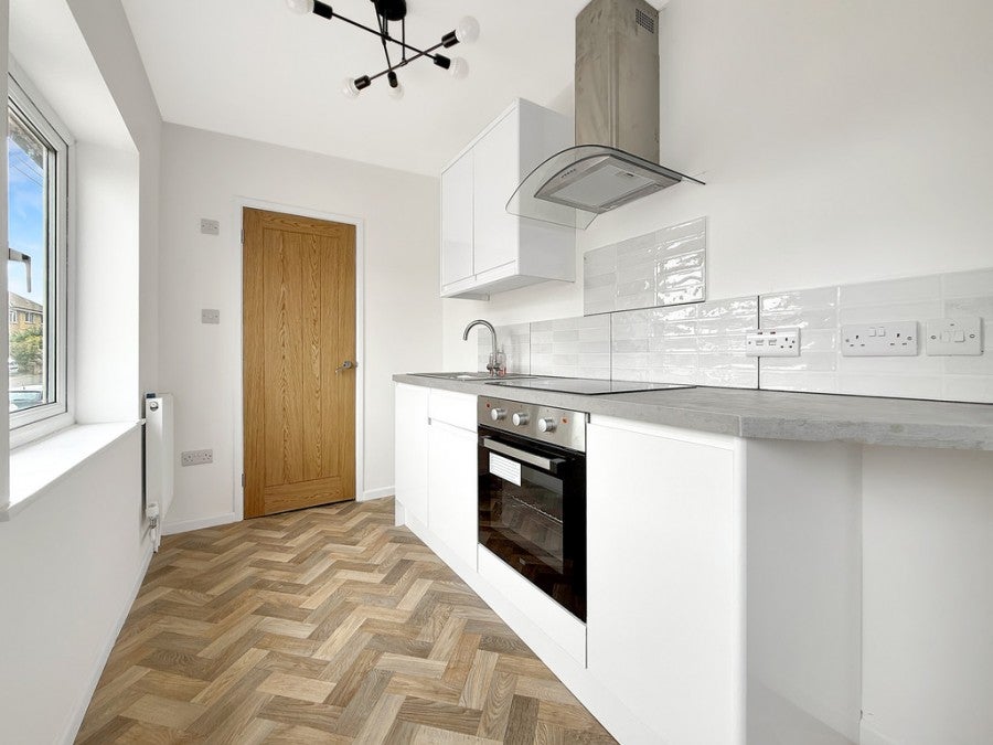 Flat East End Avenue in Warminster
