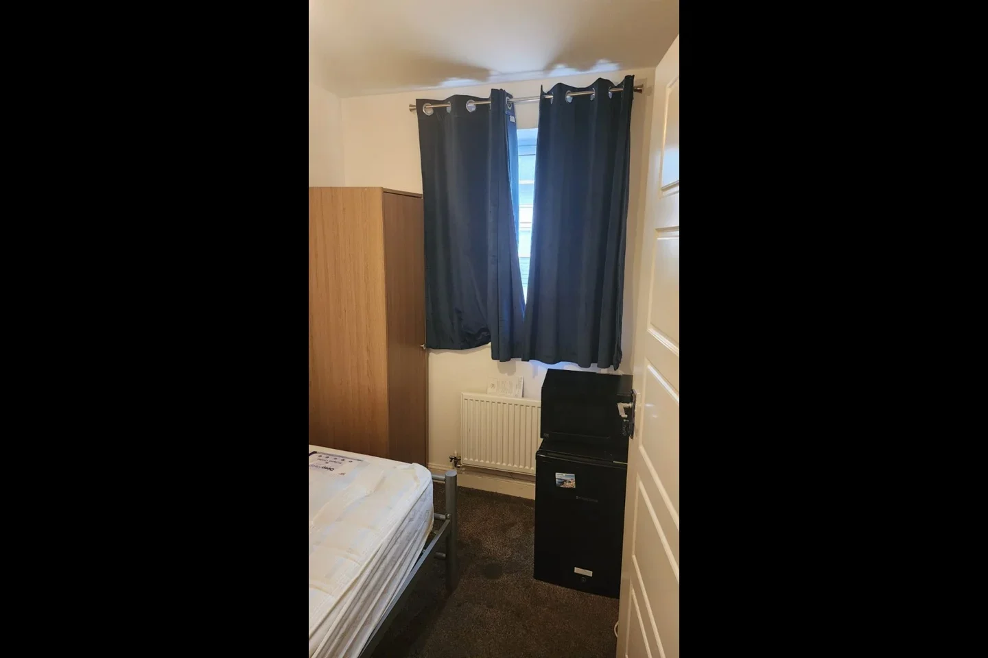 Room Oakes Crescent in Dartford