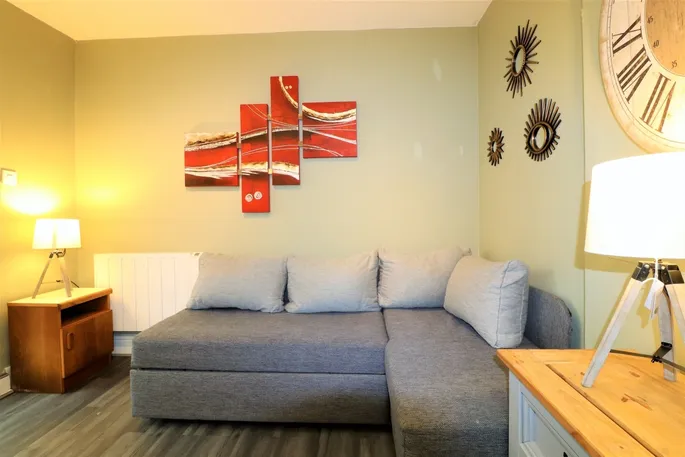 Flat Anthony Close in Three Rivers
