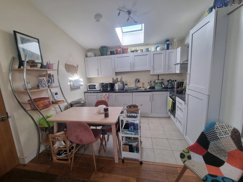 Room Acre Lane in Greater London