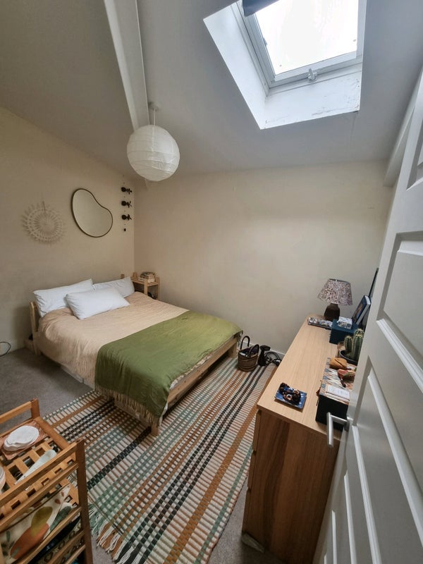Room Acre Lane in Greater London