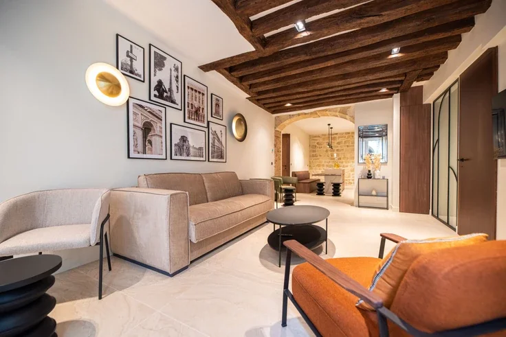 Flat Place des Vosges in Paris