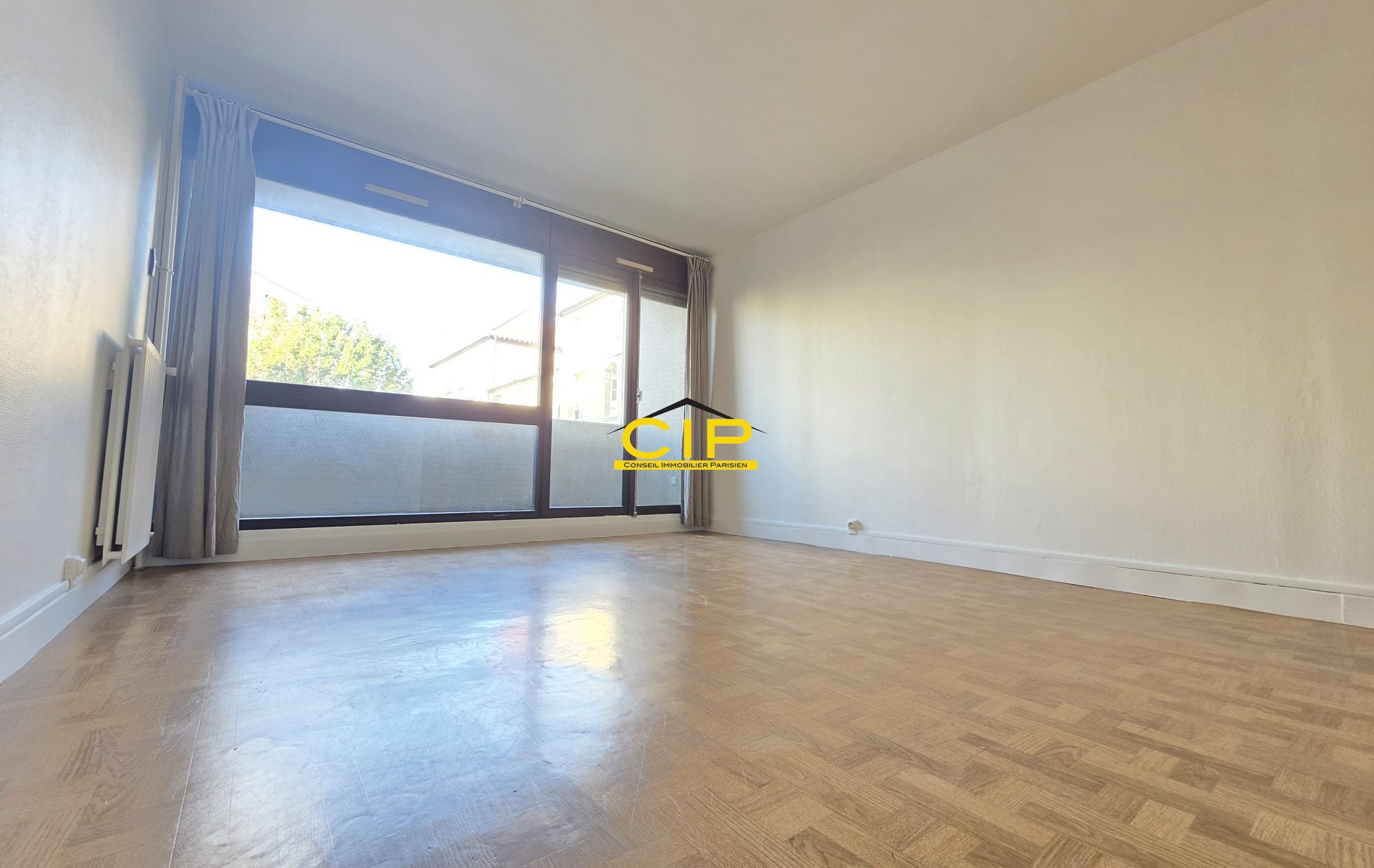 Flat Rue de Romainville in Paris