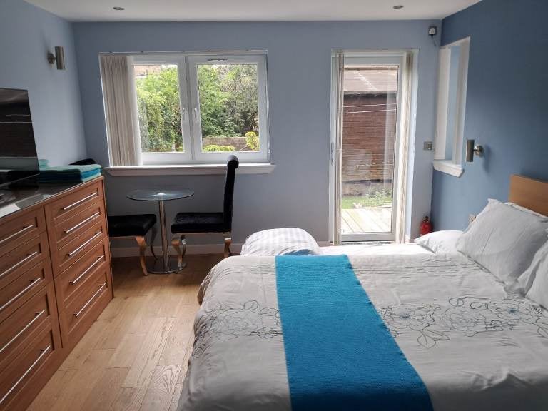 Flat Woodhall Avenue in City of Edinburgh