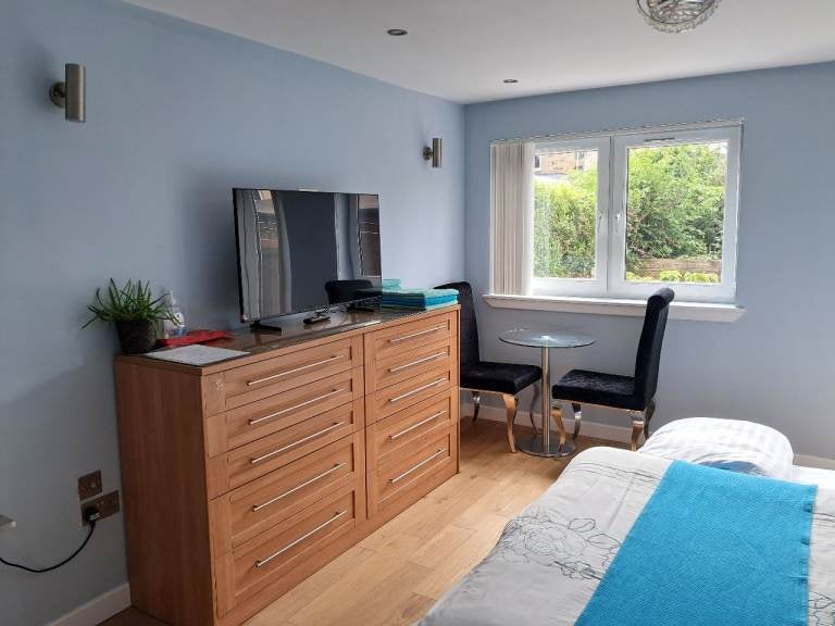 Flat Woodhall Avenue in City of Edinburgh