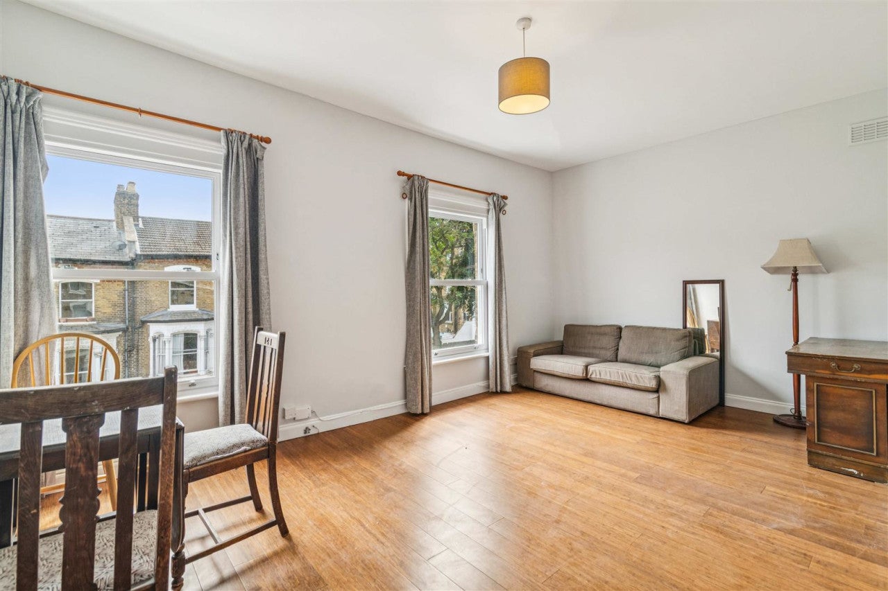 Flat Kellett Road in Greater London