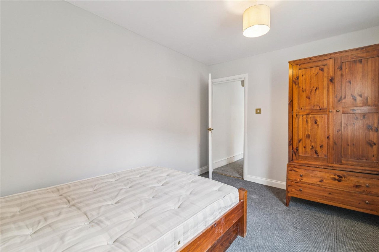 Flat Kellett Road in Greater London