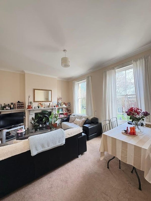 Room St John's Way in Greater London