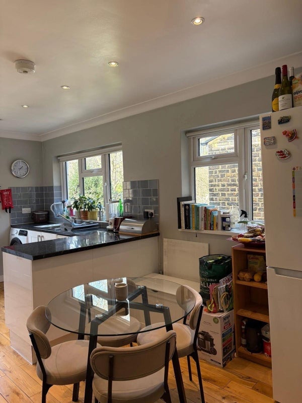 Room St John's Way in Greater London