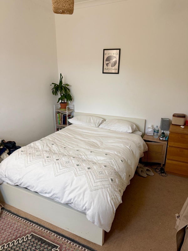 Room St John's Way in Greater London
