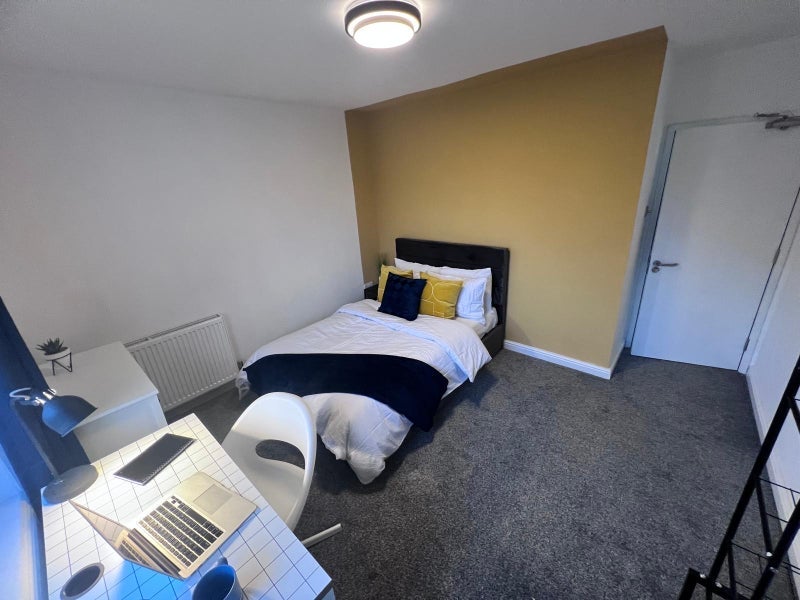 Room Greystoke Avenue in Bristol