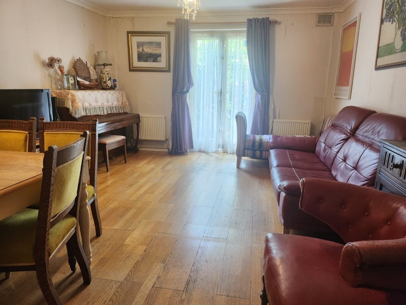 Room Coppetts Road in Greater London