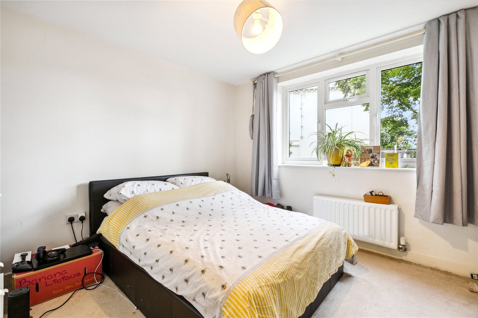 Flat Limerick Close in Greater London