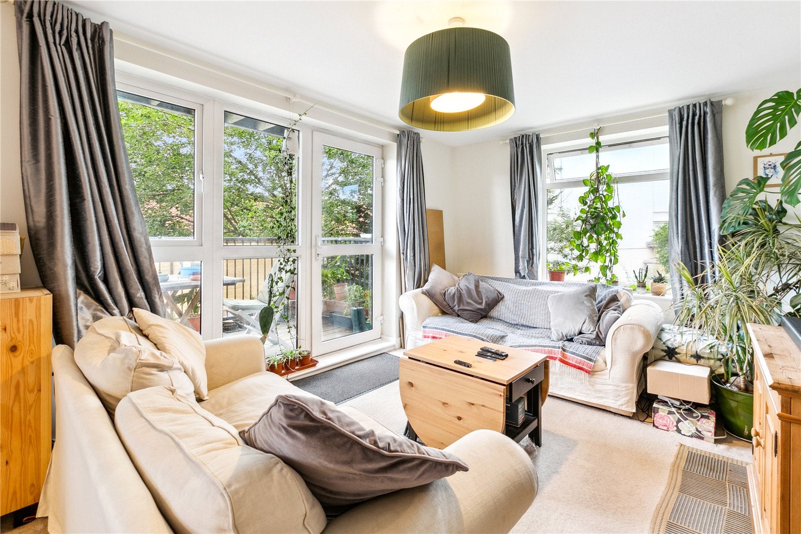 Flat Limerick Close in Greater London