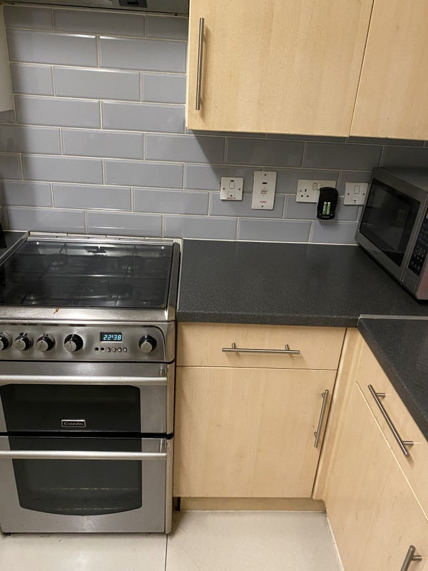Room Wallbutton Road in Greater London
