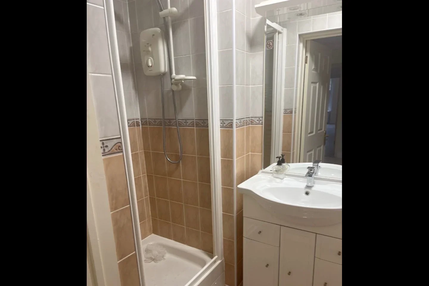 Flat Cuxton Road in Strood