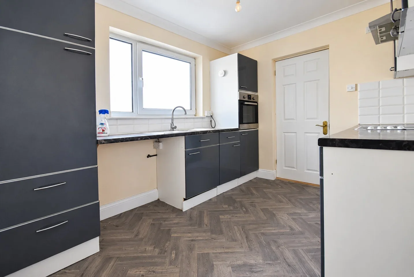 Flat Cuxton Road in Strood