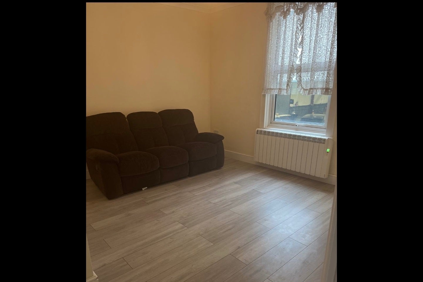Flat Cuxton Road in Strood