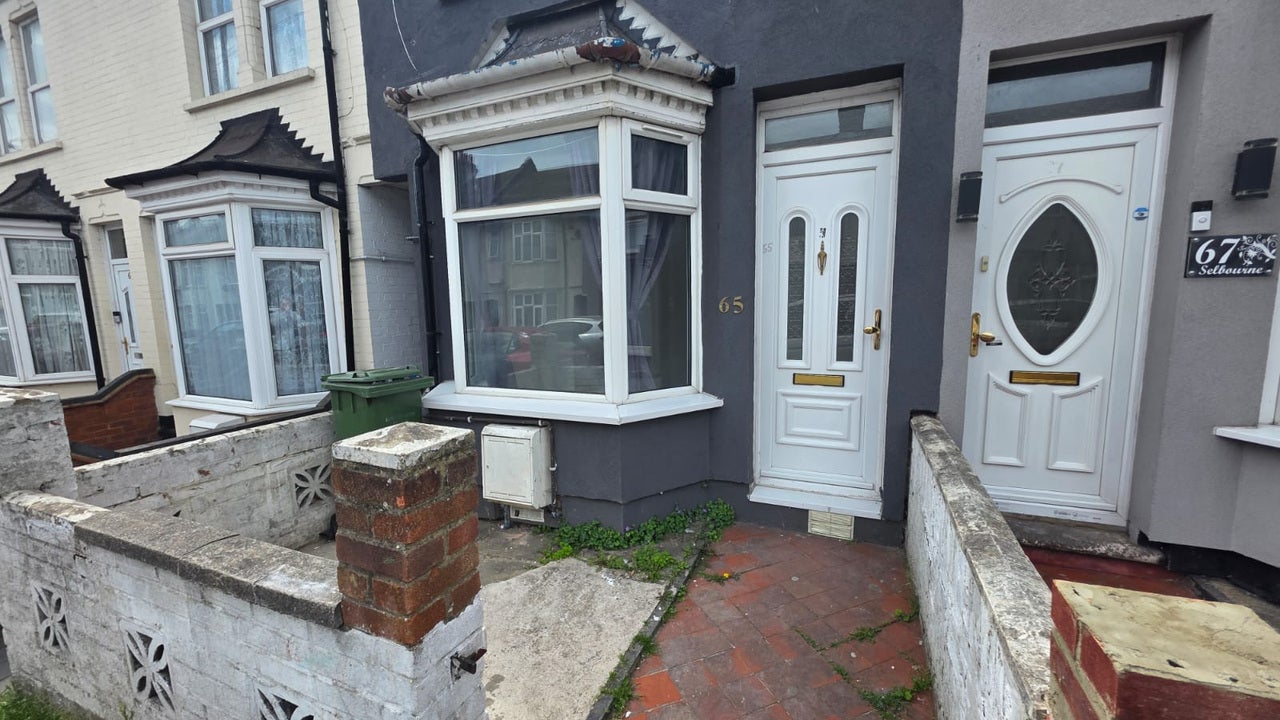 House Selbourne Road in Luton