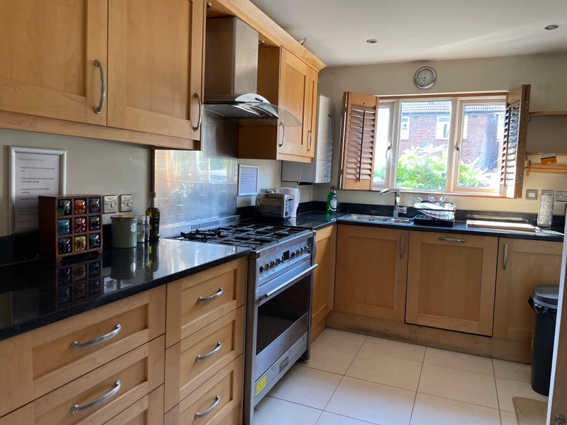 Room Strattondale Street in Greater London