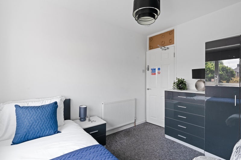 Room Frisby Road in Coventry