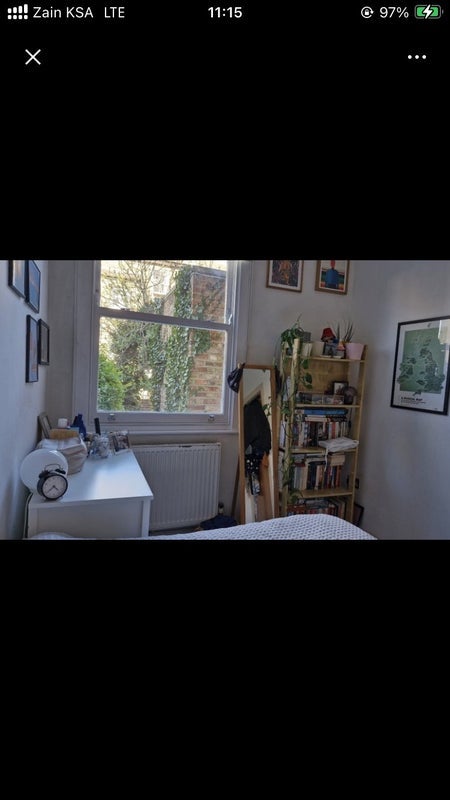 Room Finsbury Park Road in Greater London