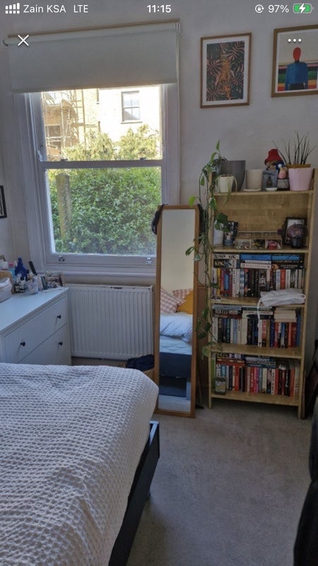 Room Finsbury Park Road in Greater London
