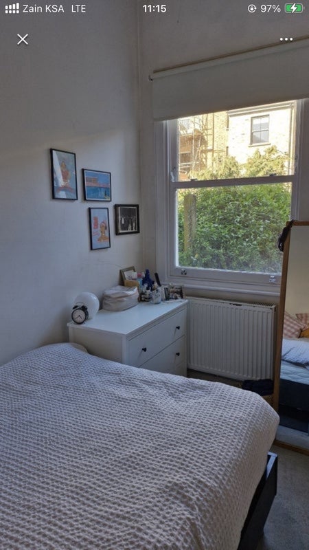 Room Finsbury Park Road in Greater London