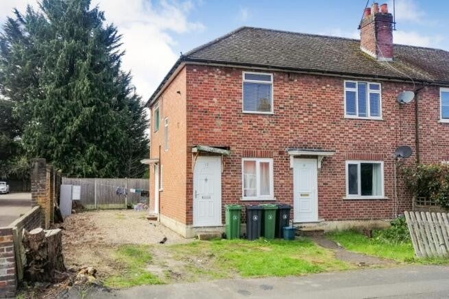 House Surrey Avenue in Surrey Heath
