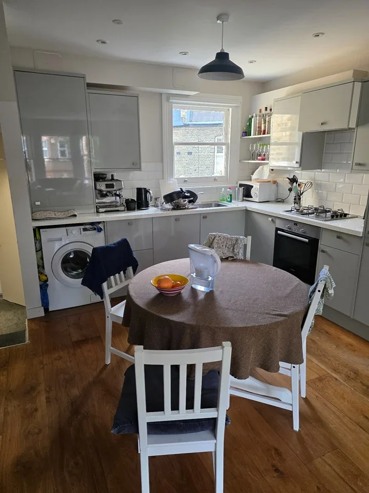 Flat Hilgrove Road in Greater London