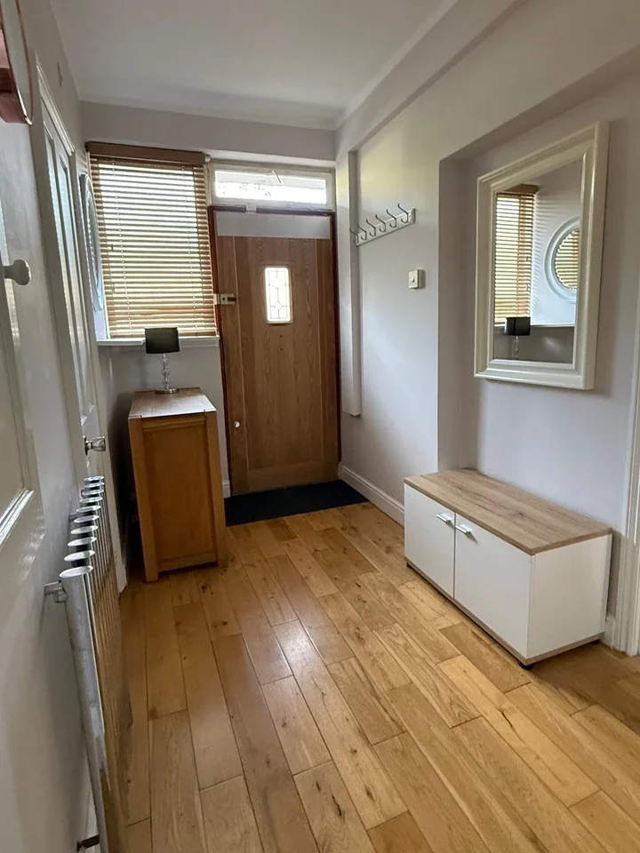 Flat Windlesham Grove in Greater London