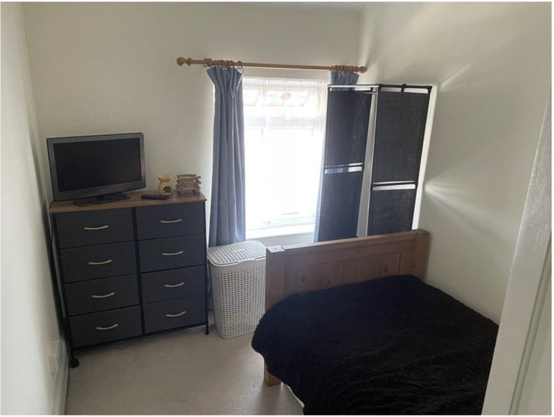 Room Bankside Road in Bristol