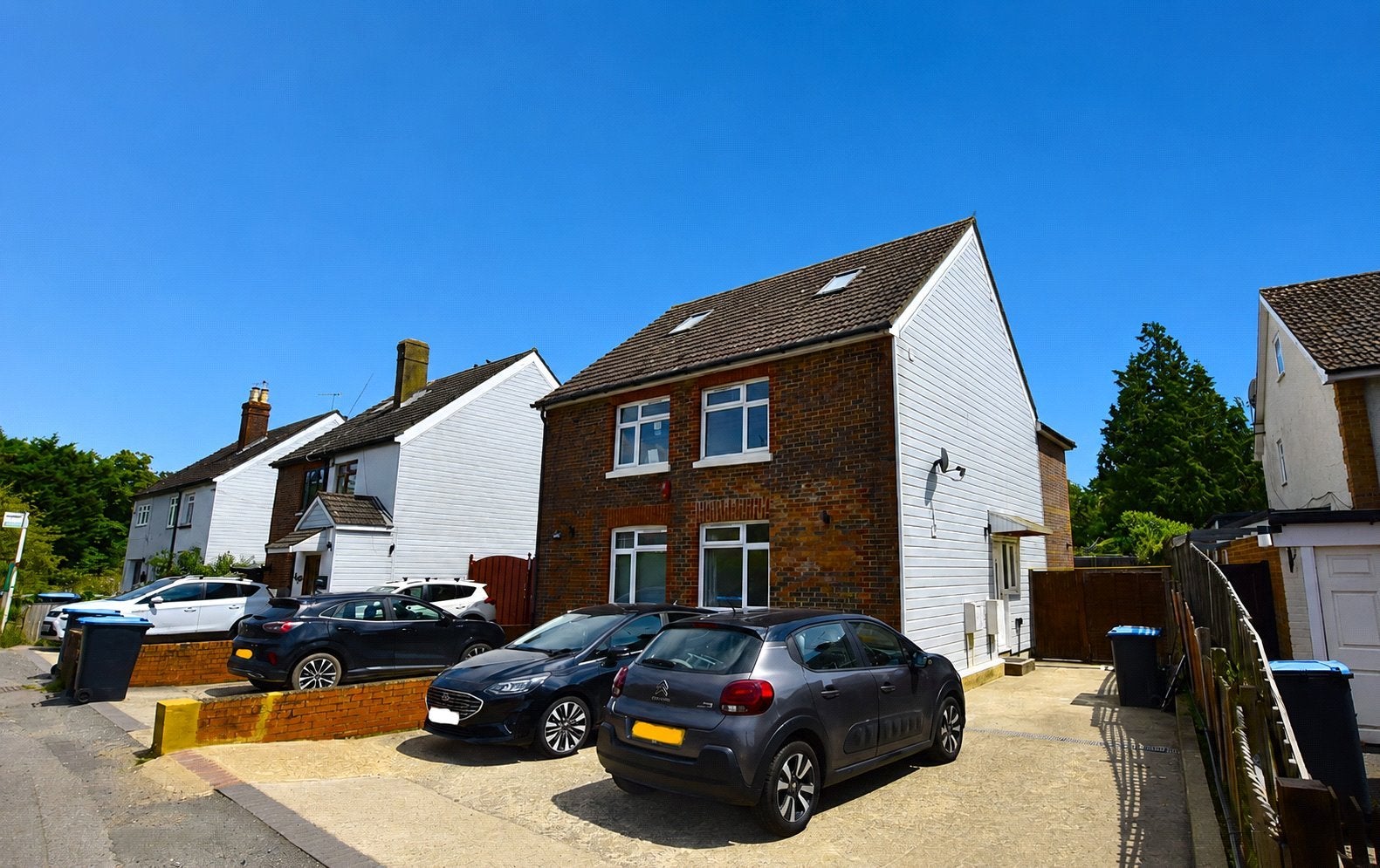 House Redehall Road in Smallfield