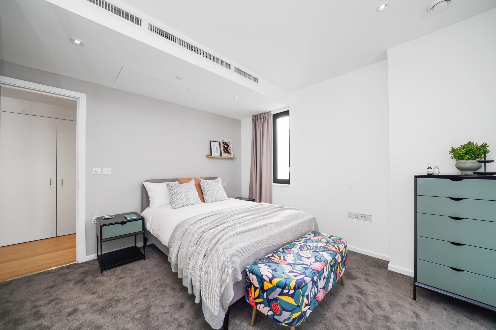 Flat Celebration Avenue in Greater London