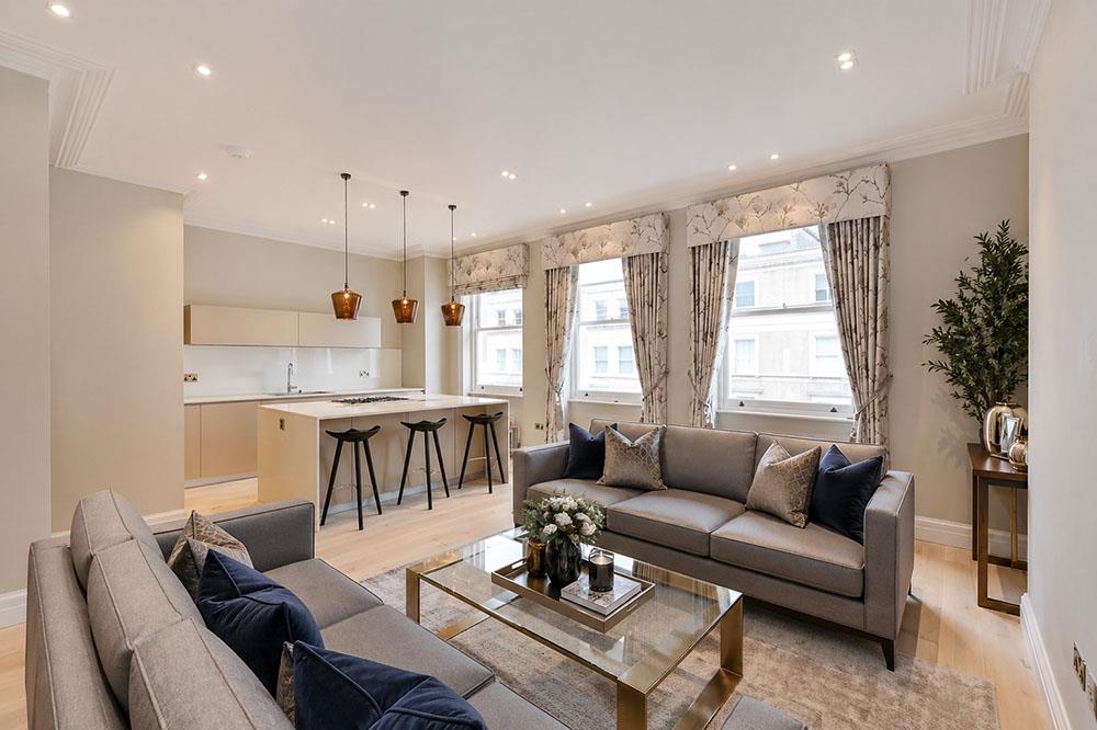 Flat Margaret Street in City of Westminster