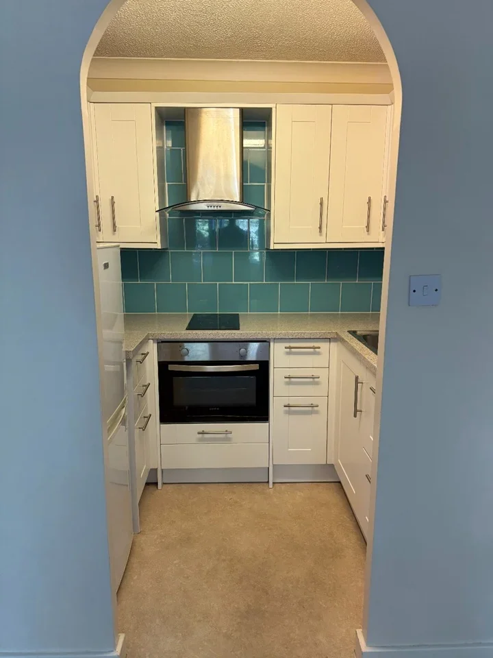 Flat Rosslyn Road in Watford