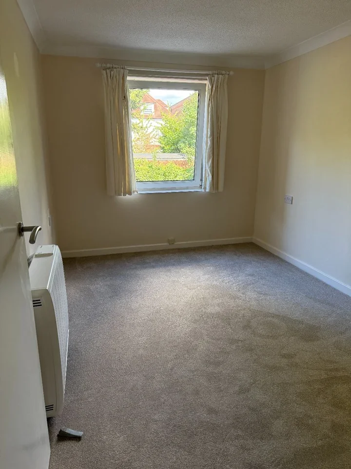 Flat Rosslyn Road in Watford
