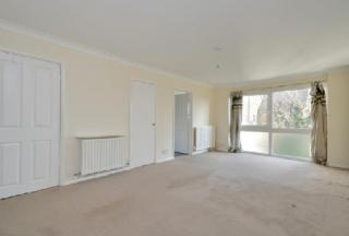 Flat Fernwood Close in Greater London
