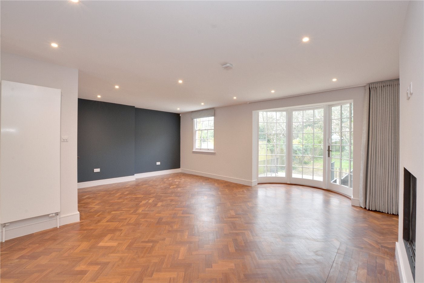 House Pond Road in Greater London