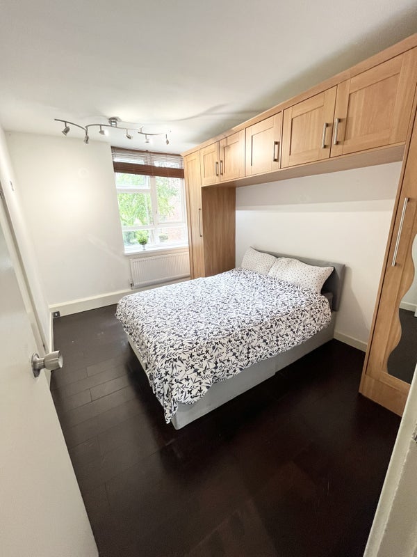 Room Wayford Street in Greater London