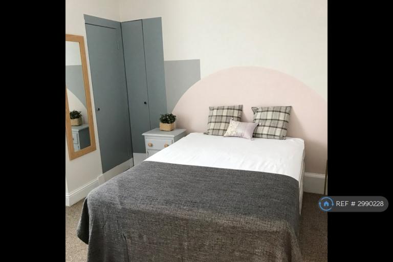 Flat Lothian Street in Hawick