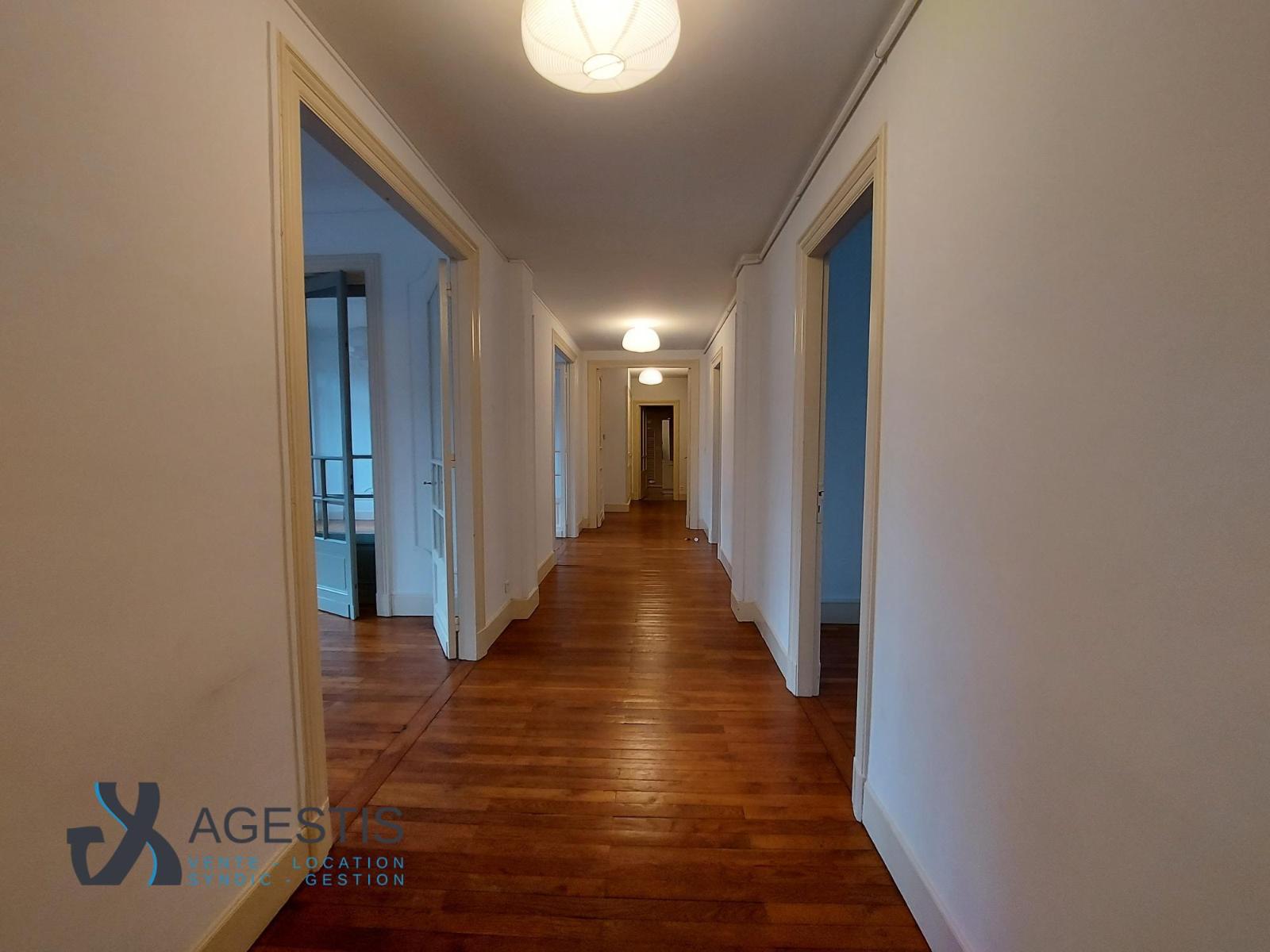 Appartement Place Étienne Esquirol à Toulouse
