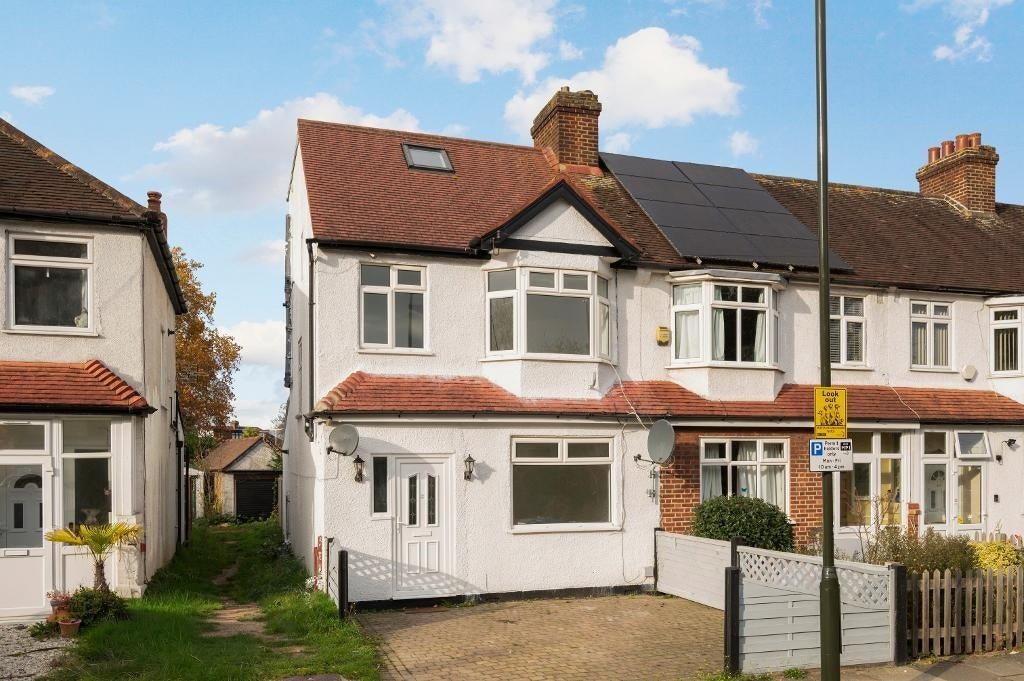 House Mostyn Road in Greater London